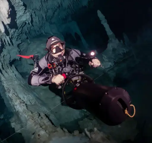 [C030-CAVEDPV] Cave DPV Diver